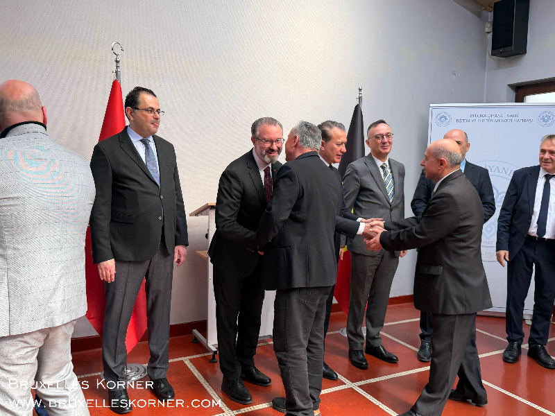 Brüksel’de Bayram Buluşması Belçika Diyanet Vakfı’nın geleneksel bayramlaşma töreni geniş katılımla gerçekleşti