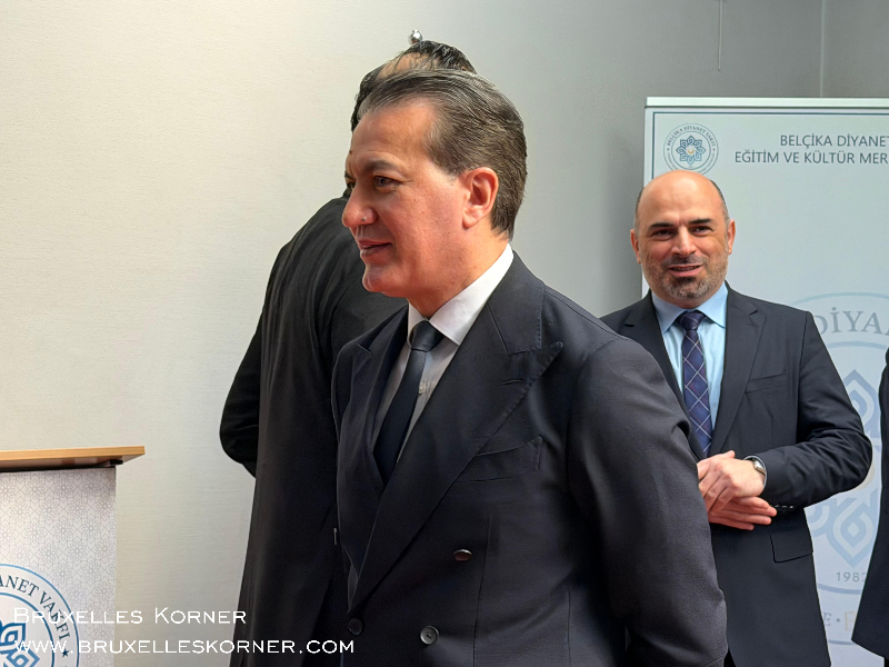 Brüksel’de Bayram Buluşması Belçika Diyanet Vakfı’nın geleneksel bayramlaşma töreni geniş katılımla gerçekleşti