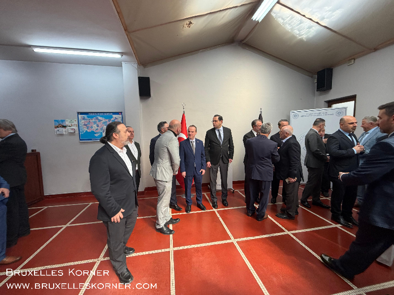 Brüksel’de Bayram Buluşması Belçika Diyanet Vakfı’nın geleneksel bayramlaşma töreni geniş katılımla gerçekleşti