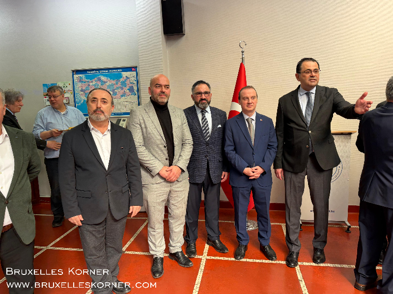 Brüksel’de Bayram Buluşması Belçika Diyanet Vakfı’nın geleneksel bayramlaşma töreni geniş katılımla gerçekleşti