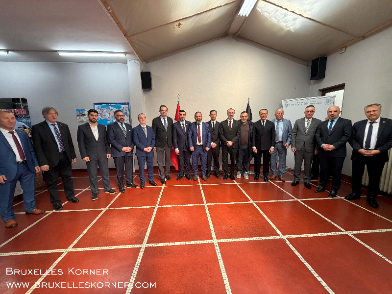 Brüksel’de Bayram Buluşması Belçika Diyanet Vakfı’nın geleneksel bayramlaşma töreni geniş katılımla gerçekleşti