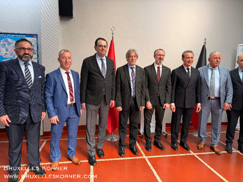 Brüksel’de Bayram Buluşması Belçika Diyanet Vakfı’nın geleneksel bayramlaşma töreni geniş katılımla gerçekleşti