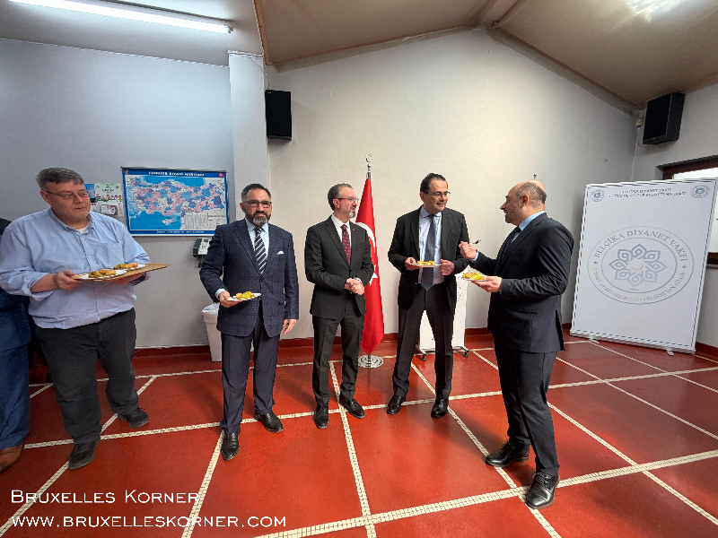 Brüksel’de Bayram Buluşması Belçika Diyanet Vakfı’nın geleneksel bayramlaşma töreni geniş katılımla gerçekleşti