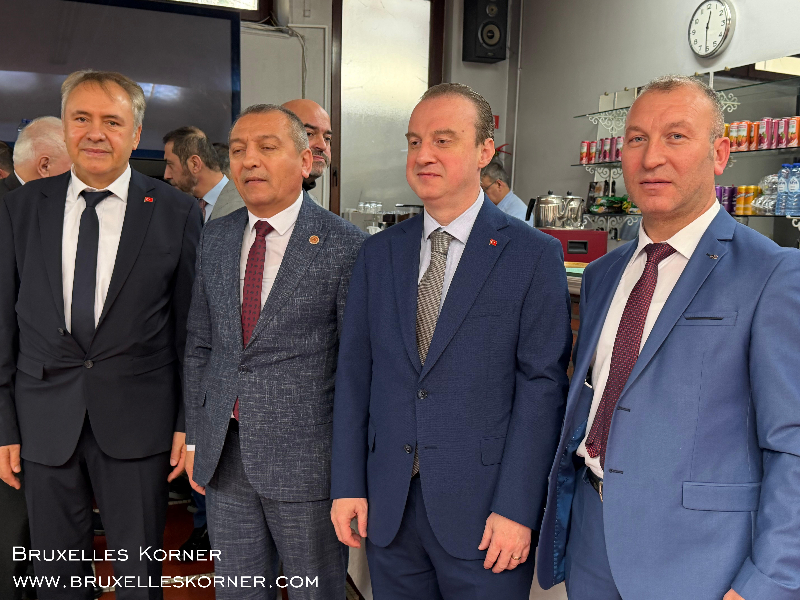 Brüksel’de Bayram Buluşması Belçika Diyanet Vakfı’nın geleneksel bayramlaşma töreni geniş katılımla gerçekleşti