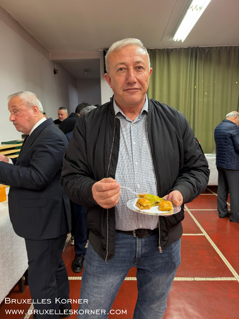 Brüksel’de Bayram Buluşması Belçika Diyanet Vakfı’nın geleneksel bayramlaşma töreni geniş katılımla gerçekleşti