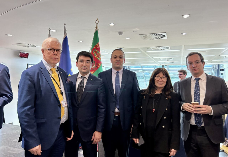 Achgabat a parlé. Bruxelles a écouté