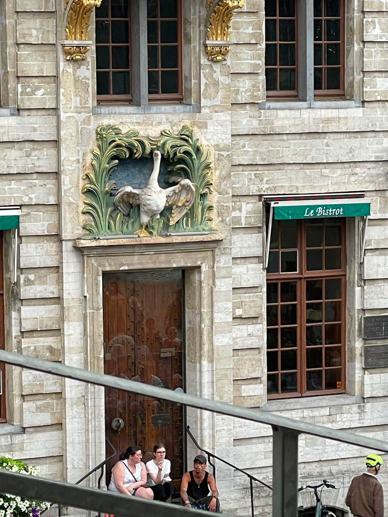 Brüksel Ommegang'ı: Kafelerin ve Brasserielerin Ardındaki Belçika'nın En Eski Geleneklerinden Birinin Hikâyesi