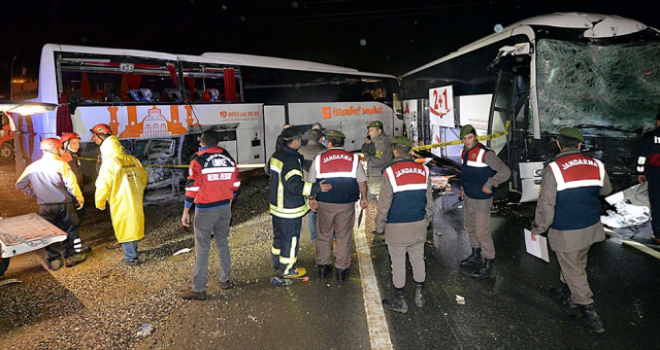 Karabük'te 2 Yolcu Otobüsü Çarpıştı: 68 Yaralı