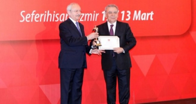 Kılıçdaroğlu CHP’li belediyelere ödül verdi