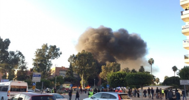 Adana'da Valilik Otoparkında Saat 08.00 Sıralarında bombalı saldırı meydana geldi