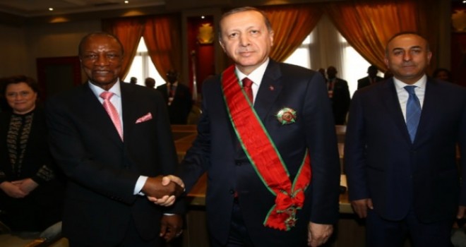 Erdoğan’a ’şeref madalyası’ verildi