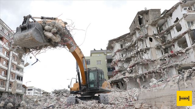 3 SORUDA - Deprem sonrası imar suçlularını neler bekliyor?