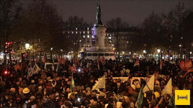 Fransa'da tartışmalı göç yasa tasarısına karşı gösteri düzenlendi