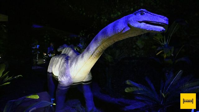 Brüksel'de devam eden Dinozor sergisi yoğun ilgi görüyor