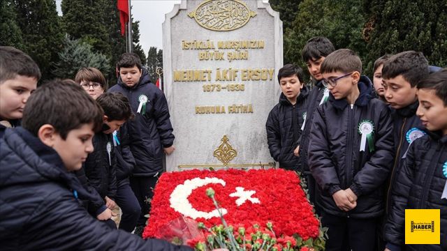 Milli şair Mehmet Akif Ersoy, İstiklal Marşı'nın kabulünün 103. yılında anıldı