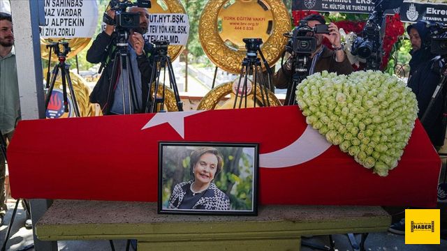 Usta oyuncu Ayten Gökçer son yolculuğuna uğurlandı