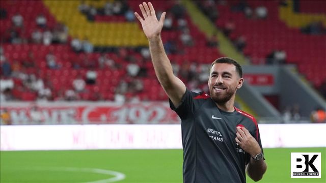 Beşiktaş Kulübü, Orkun Kökçü'nün transferi için görüşmelere başlandığını duyurdu