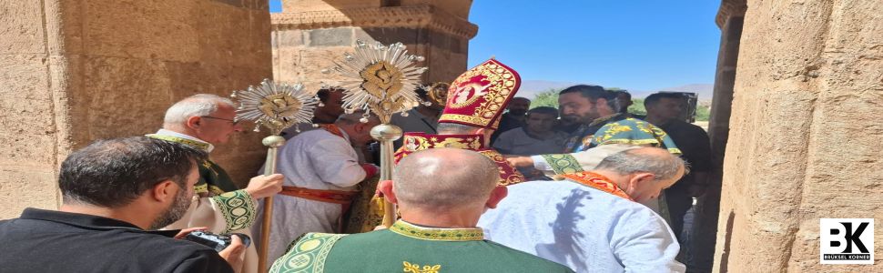 Van Gölü'ndeki Akdamar Adası'nda bulunan Ermeni kilisesi'nde 13. ayin yapıldı