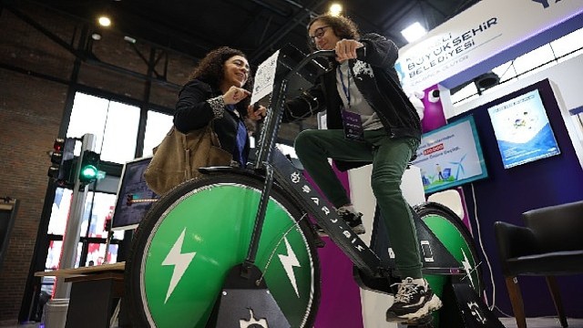 Bilişim ve teknolojinin nabzı bu fuarda attı