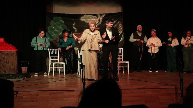 'Miras Değil Mübarek’ Tiyatro Oyunu İkinci Gösterimiyle Büyük Beğeni Topladı