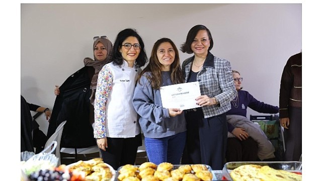 Karabağlar Mutfak Akademi’de Kadın Emeği Taçlandı