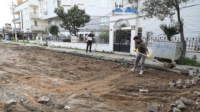 Edremit Belediyesi’nden İkizçay Mahallesi’nde yoğun yol mesaisi