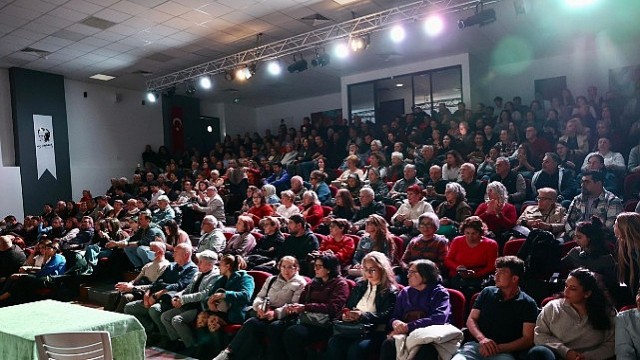 Didim’de 'Kadın Kadına Özgürlük’ Oyunu Yoğun İlgi Gördü