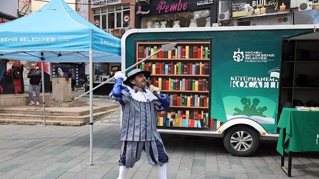 Roman kahramanları İzmit sokaklarında