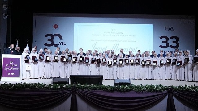 İhya Vakfı’nın 30. Yılında 33 Hafız İcazetlerini Aldı