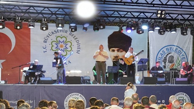 Milas Belediyesi Popüler Müzik Orkestrası ’Mylasa Band’ Ören’de Unutulmaz Bir Konser Verdi