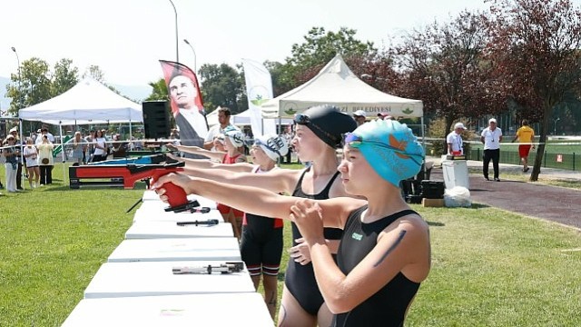 Triathle Yarışları Osmangazi’de Nefes Kesti
