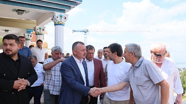 Büyükakın, Karamürsel’de hem gönüllere dokundu, hem de çalışmaları inceledi