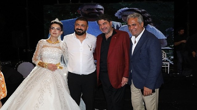 Yıllardır ortalarda yoktular! Popstar Selçuk ve Hakan Taşıyan yıllar sonra aynı düğünde ortaya çıktı