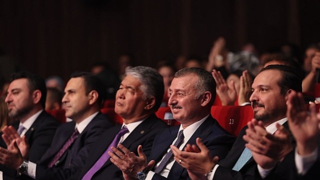 Gençliğin Başkenti Kocaeli’de 300 milyon tek ses tek yürek