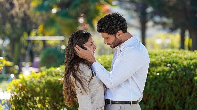 Merakla beklenen yeni dizi ’Menekşe’ sete çıktı