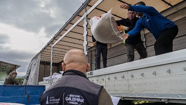 Meraları yanan çiftçiye kış öncesi destek