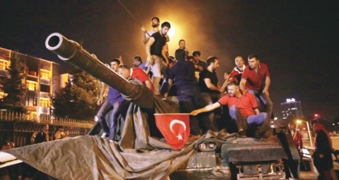 TRT World 15 Temmuz'u Dünyaya Anlatacak