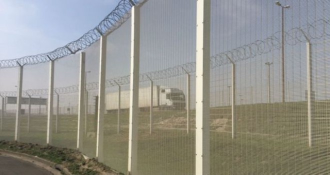 Calais yaralarını sarıyor: 'Göçmen sayısı o kadar çoktu ki, bunun sonunun iyi olmayacağı belliydi'
