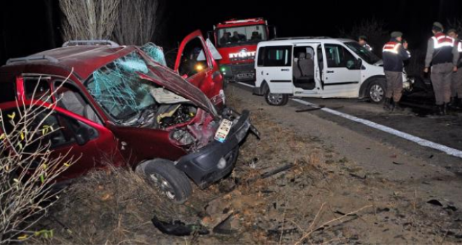 Afyonkarahisar'da Kaza: 3 Ölü, 4 Yaralı