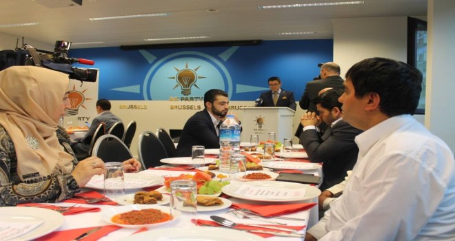 AK PARTİ BRÜKSEL TEMSİLCİLİĞİNDE İFTAR PROGRAMI DÜZENLEDİ