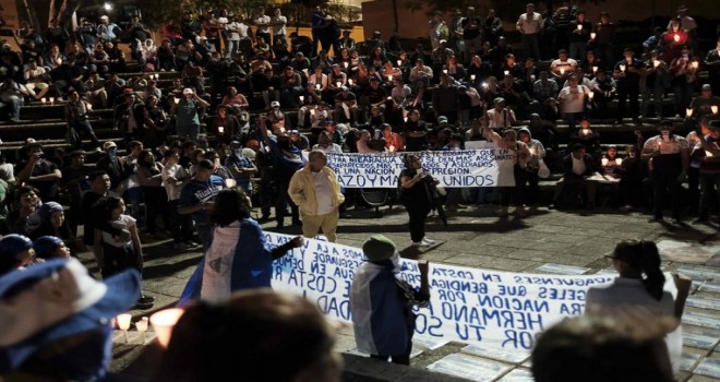 Nikaragua'da binlerce protestocu siyasi tutukluların serbest bırakılmasını istedi