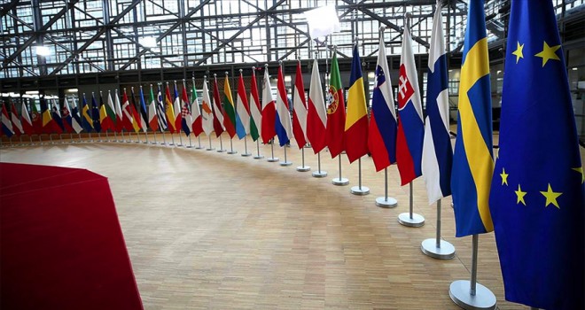 AB Komisyonunun uyarısına rağmen bazı Birlik ülkeleri Schengen'i fiilen askıya aldı