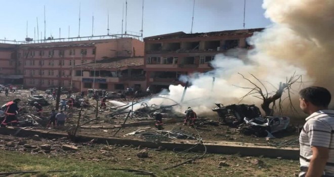 Elazığ'da şiddetli patlama 3 polis şehit oldu, 14’ü ağır, 146 kişi yaralandı