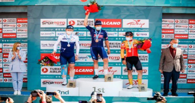56. Cumhurbaşkanlığı Türkiye Bisiklet Turu - Altıncı etap sonunda sporcular ödüllerini aldı