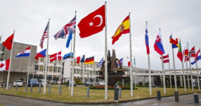 Türkiye'nin Rest Çekmesi NATO'yu Panikletti