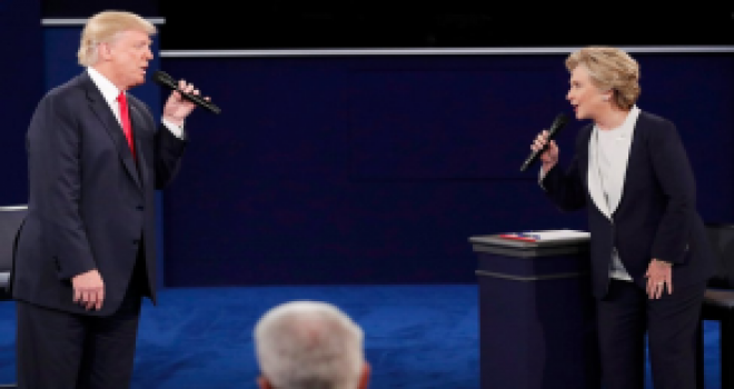 Clinton: Suriye'de Kürtleri Silahlandırmayı Değerlendiririm