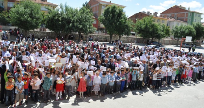 Yarın 18 milyon öğrenci karne sevincini yaşayacak!