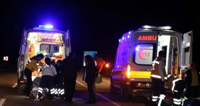 Eskişehir'de Yolcu Otobüsü Tıra Çarptı: 1 Ölü, 29 Yaralı