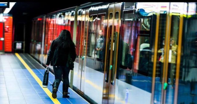 METRO 1 VE 5 SEFERLERI DURDURULDU