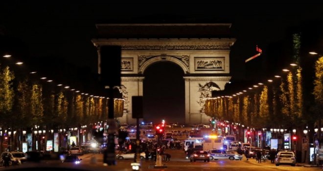 Paris'te polise silahlı saldırı: Bir polis hayatını kaybetti